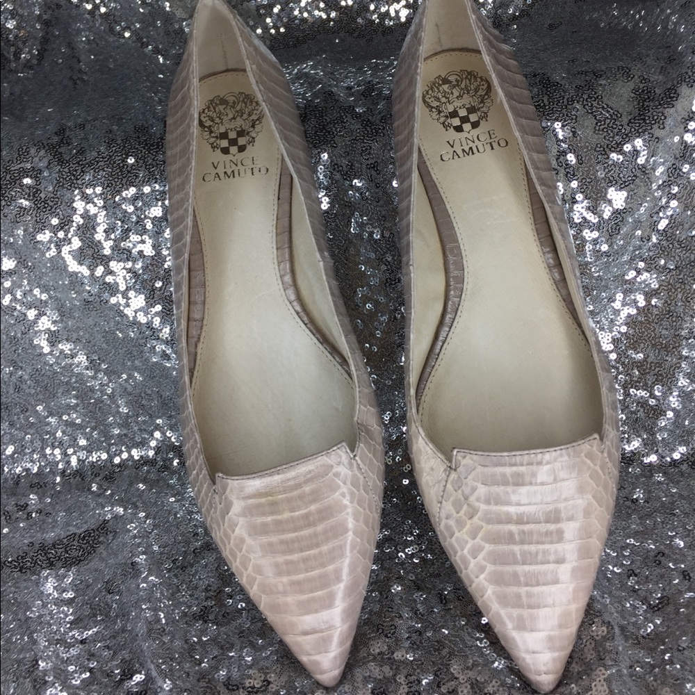 Vince Camuto Crocodile Flats